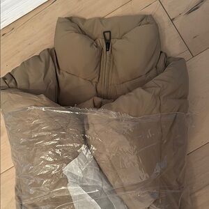 Brand new* 7th Avenue Puffer Jacket Beige
